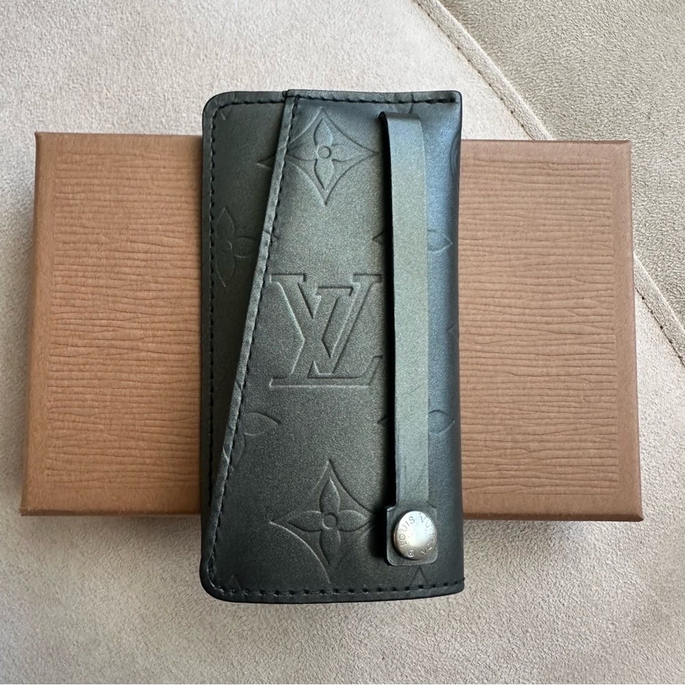 Louis Vuitton Monogram Matte Clochette Key Holder – Charcoal Grey Authentic
